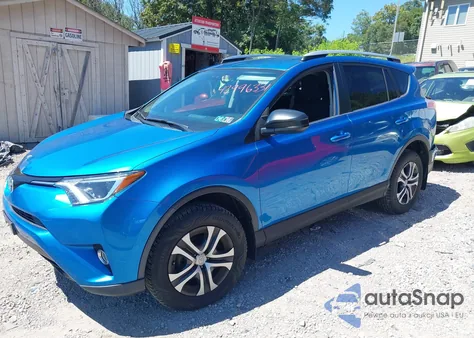 2016 Toyota Rav4 Le z USA, uszkodzony, nr VIN JTMZFREV1GJ094294